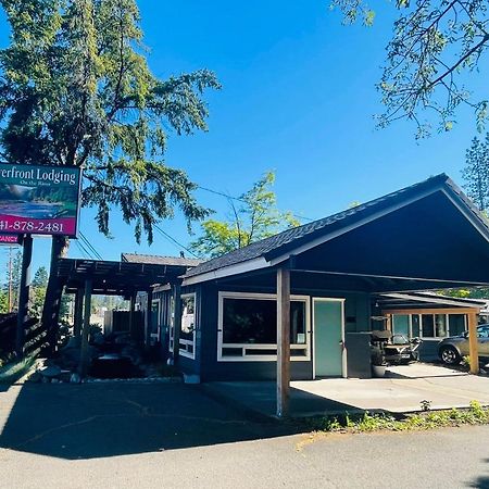 Riverfront Lodging Shady Cove Exteriér fotografie