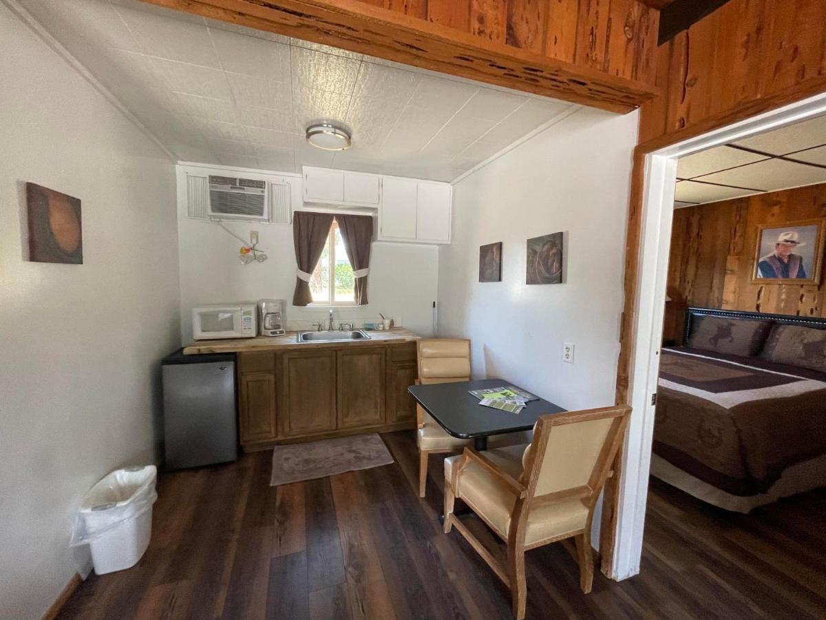 Riverfront Lodging Shady Cove Exteriér fotografie