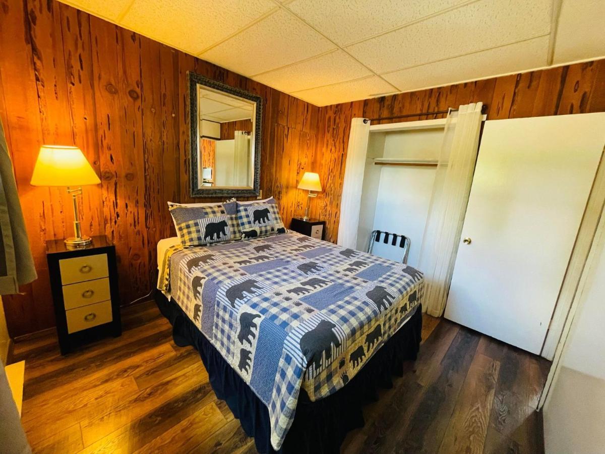 Riverfront Lodging Shady Cove Exteriér fotografie
