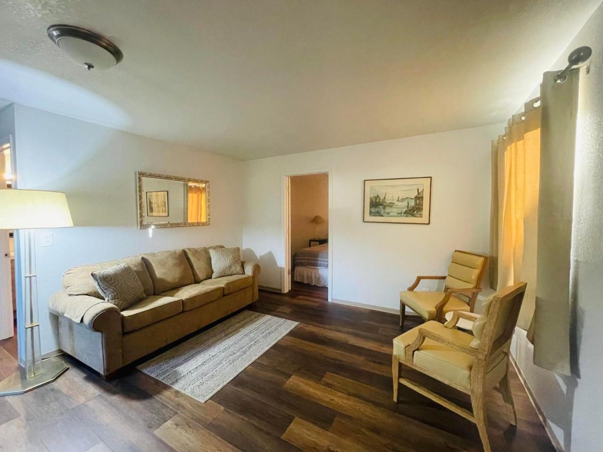 Riverfront Lodging Shady Cove Exteriér fotografie