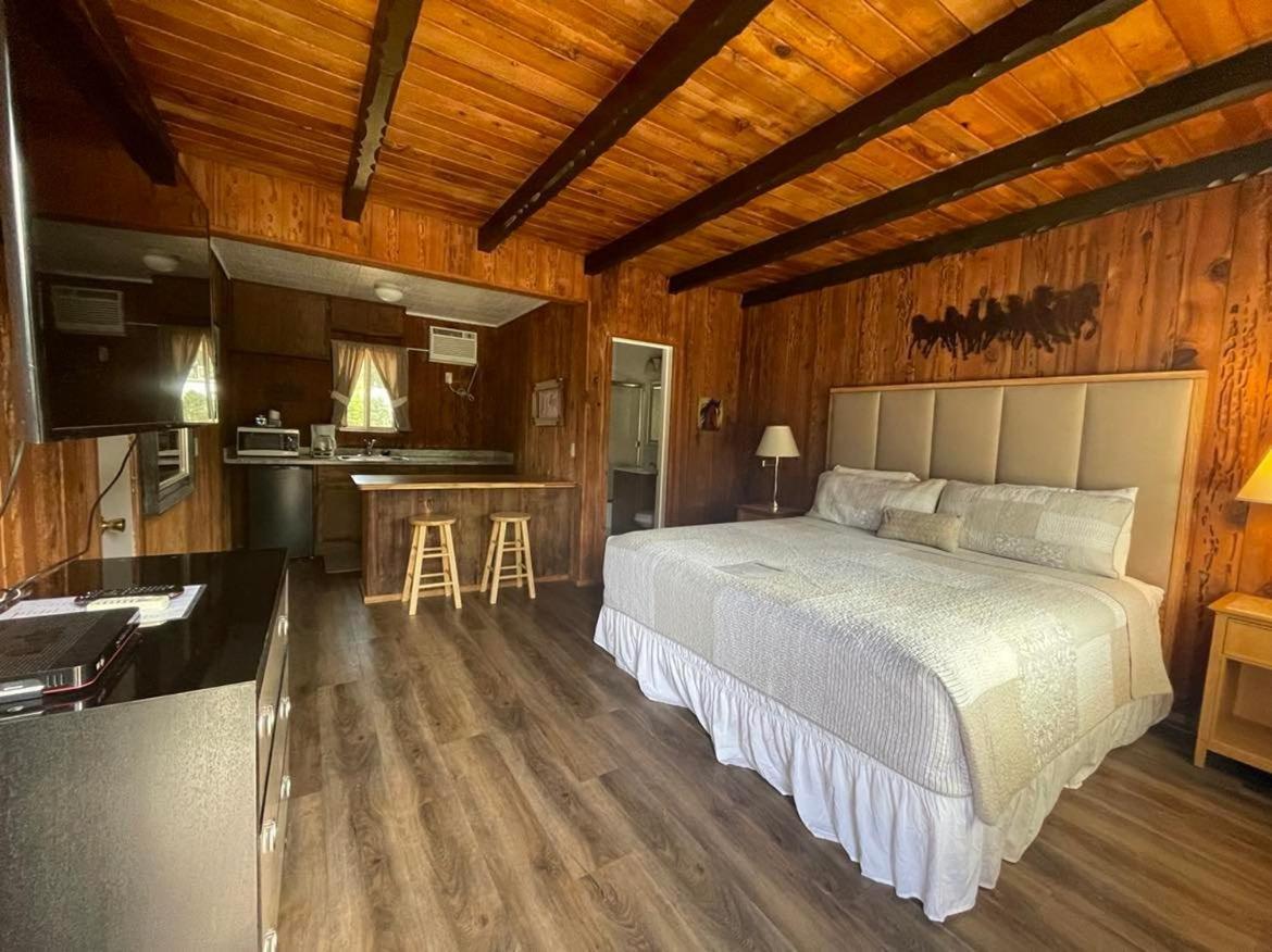 Riverfront Lodging Shady Cove Exteriér fotografie